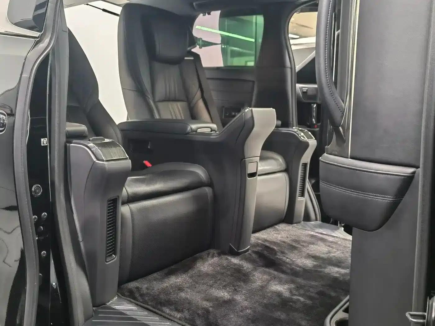 Lexus LM 2020 300h Four-Seat Executive Edition — миниатюра 8