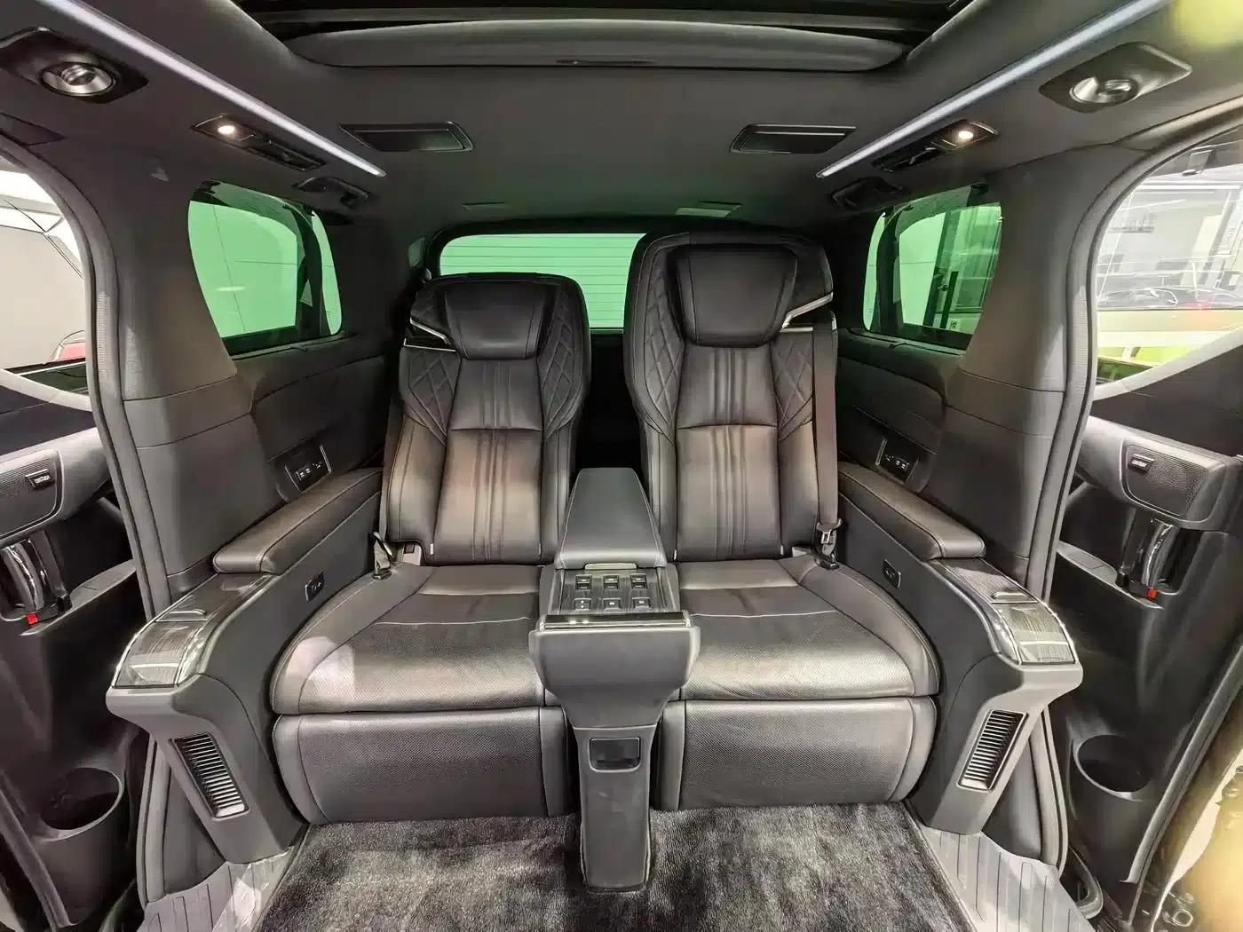 Lexus LM 2020 300h Four-Seat Executive Edition — миниатюра 10