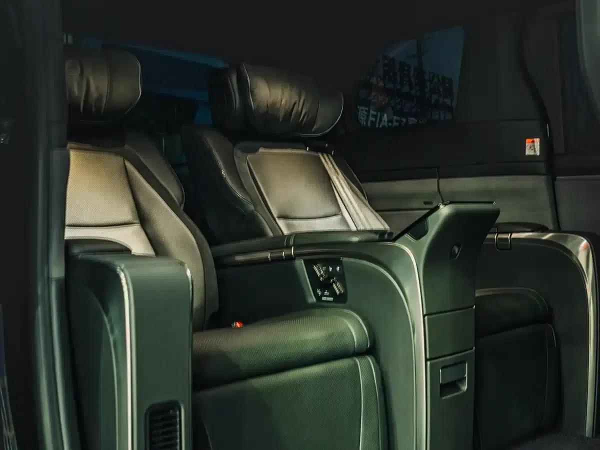 Lexus LM 2023 500h Four-Seat Executive Edition — миниатюра 5