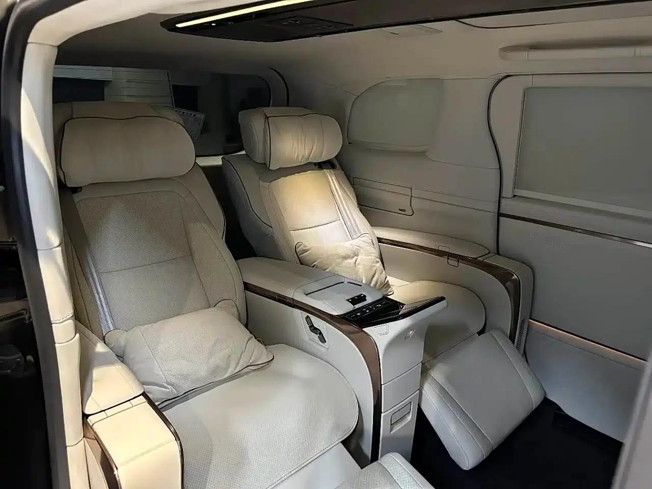 Lexus LM 2023 500h Four-Seat Executive Edition — миниатюра 8