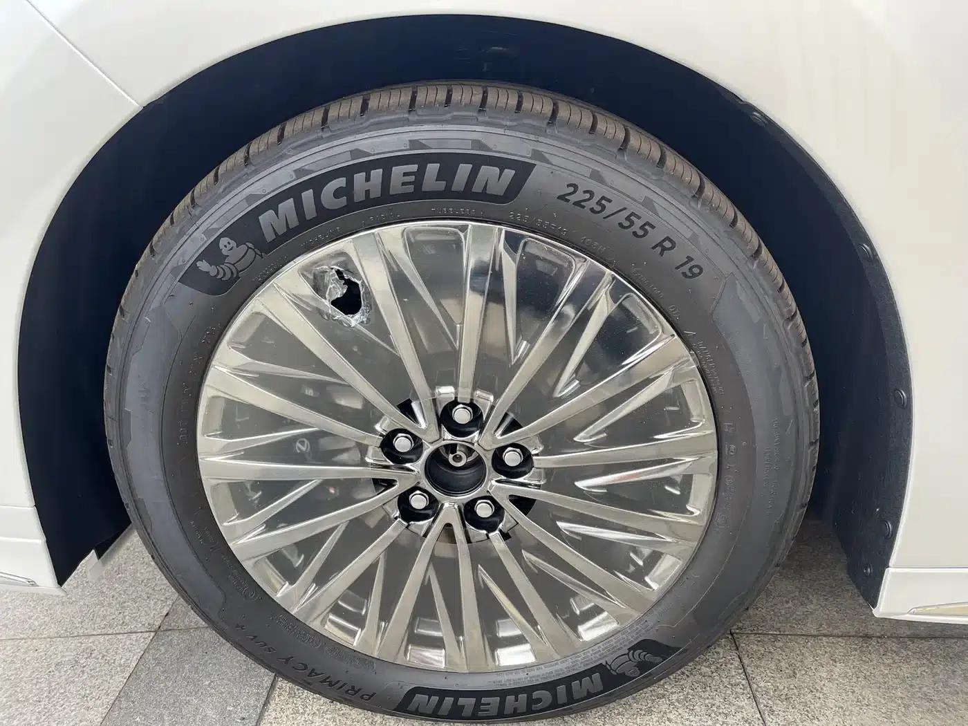 Lexus LM 2025 500h Six-Seat Premium Edition — миниатюра 14