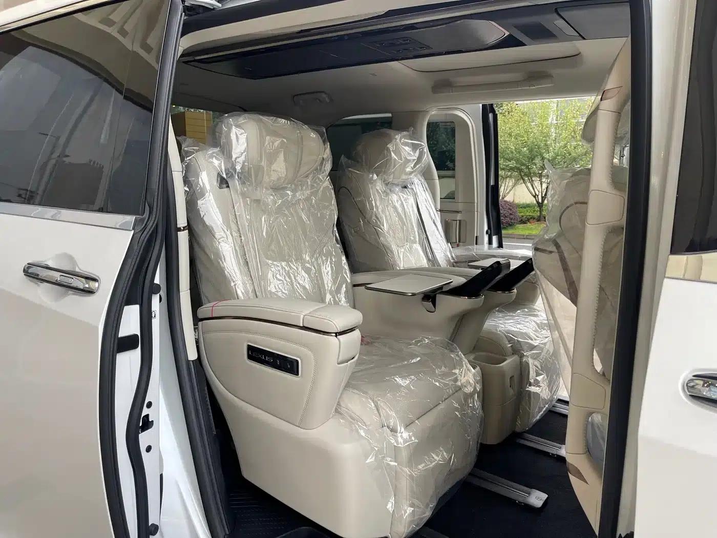 Lexus LM 2025 500h Six-Seat Premium Edition — миниатюра 8