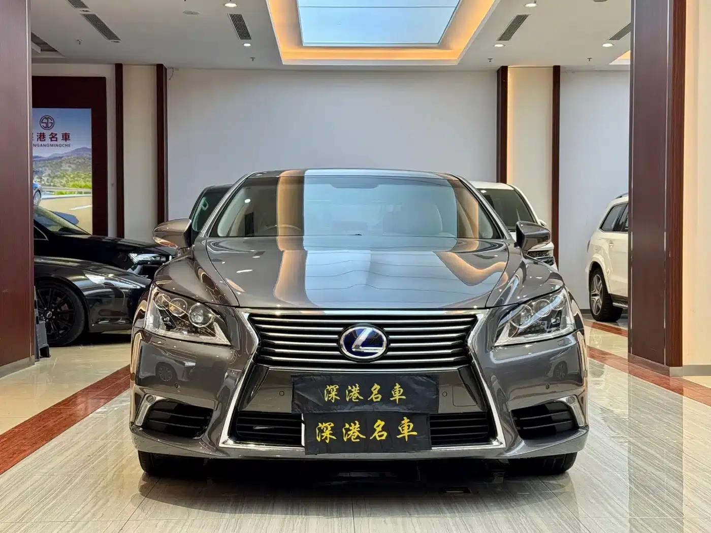Lexus LS 2014 600hL — миниатюра 1