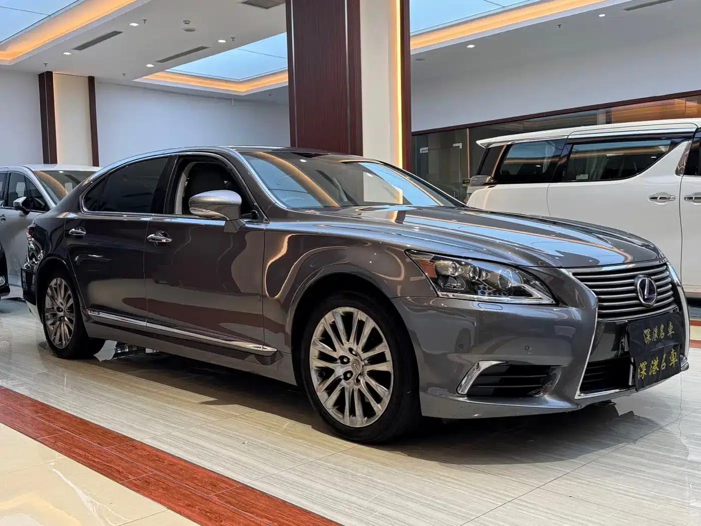Lexus LS 2014 600hL — миниатюра 2