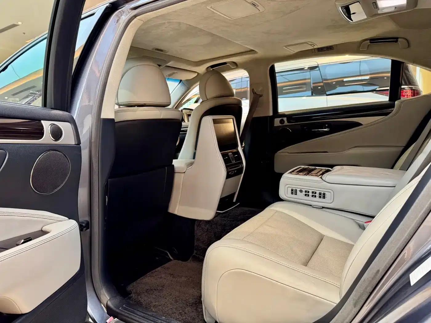 Lexus LS 2014 600hL — миниатюра 11
