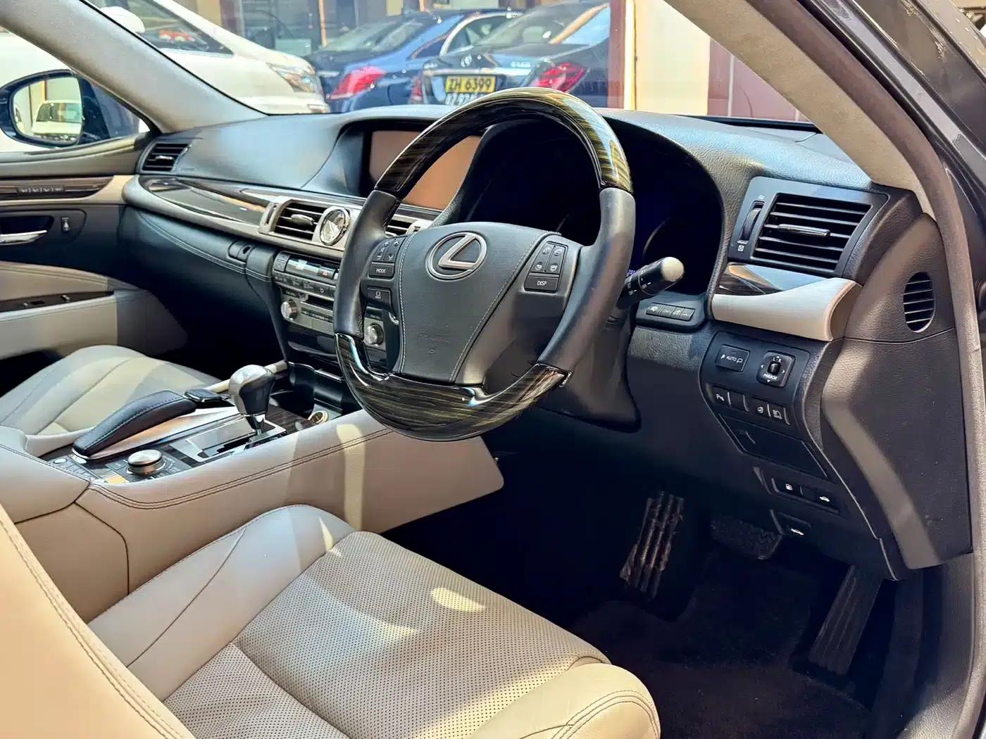 Lexus LS 2014 600hL — миниатюра 14