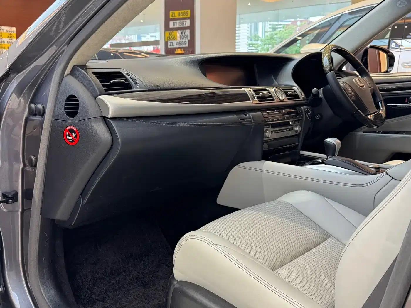 Lexus LS 2014 600hL — миниатюра 15