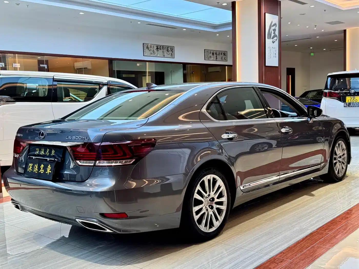 Lexus LS 2014 600hL — миниатюра 4