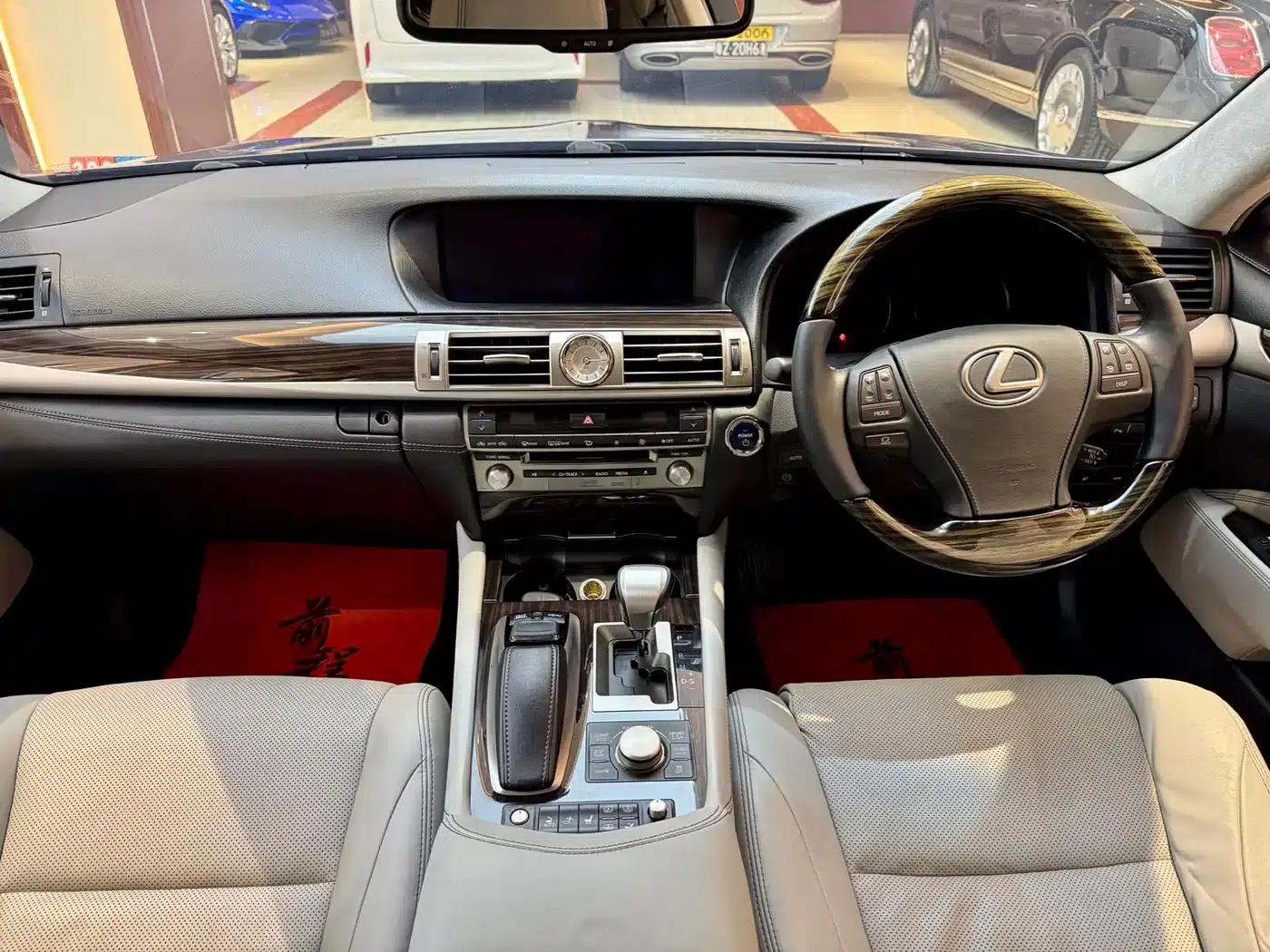 Lexus LS 2014 600hL — миниатюра 9