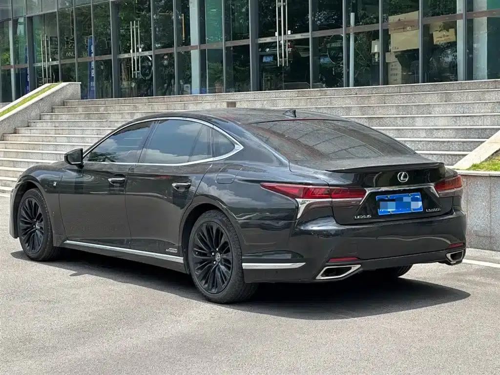 Lexus LS 2018 500h Executive Edition (China V emission standard) — миниатюра 3
