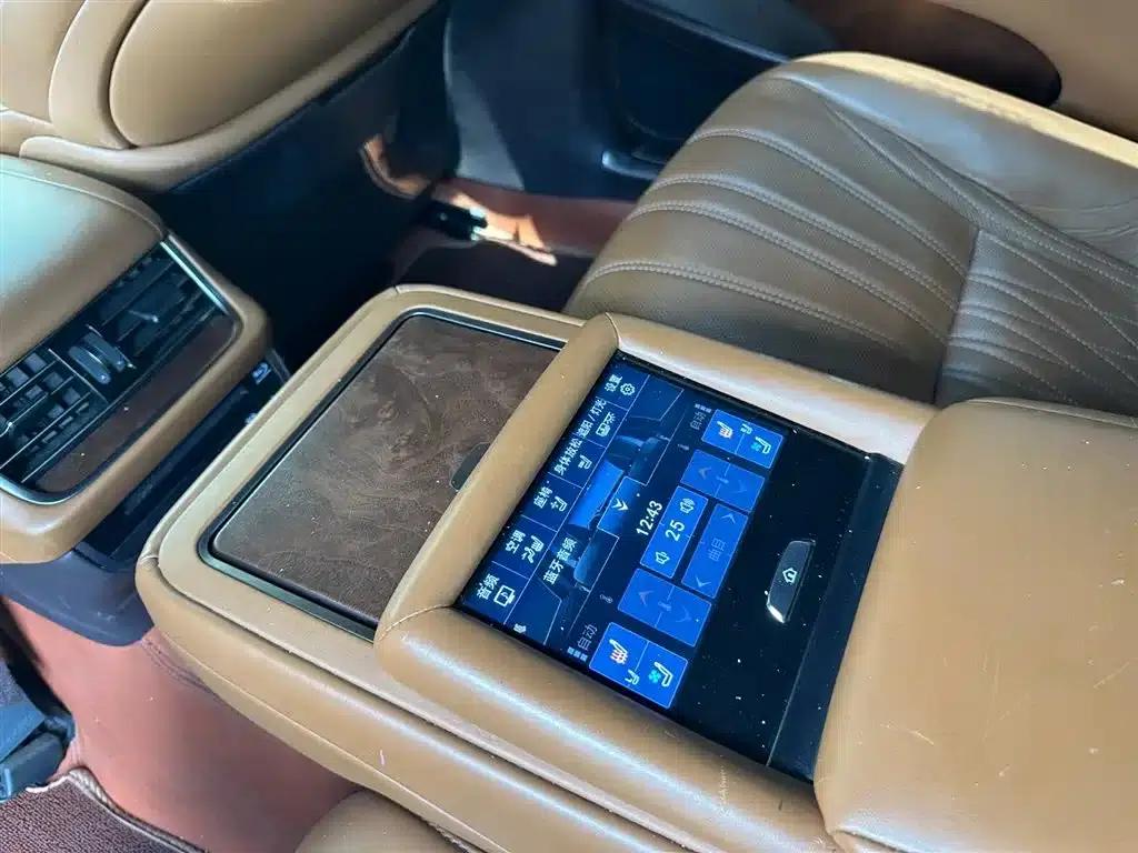 Lexus LS 2018 500h Executive Edition (China V emission standard) — миниатюра 8