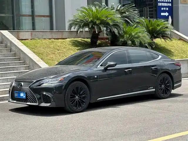 Lexus LS 2018 500h Executive Edition (China V emission standard)