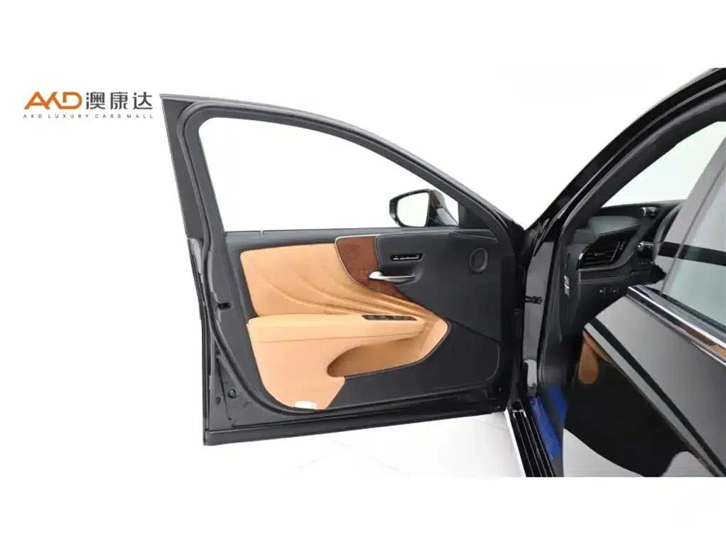 Lexus LS500h/3.5/2021/Premium Edition — миниатюра 10
