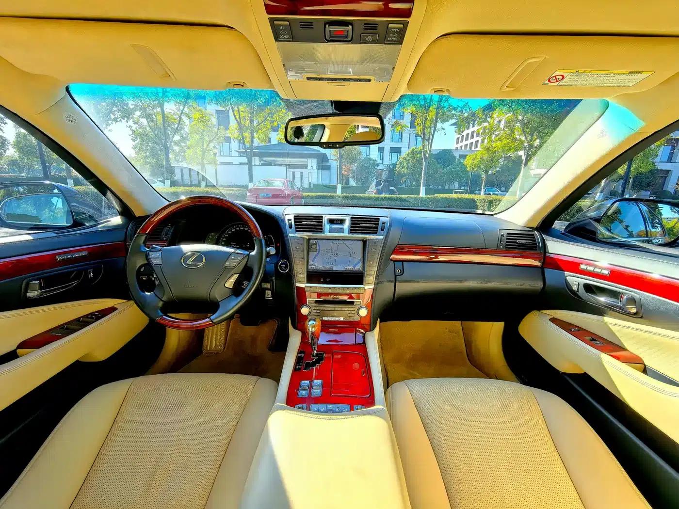 Lexus LS 2010 600hL — миниатюра 11