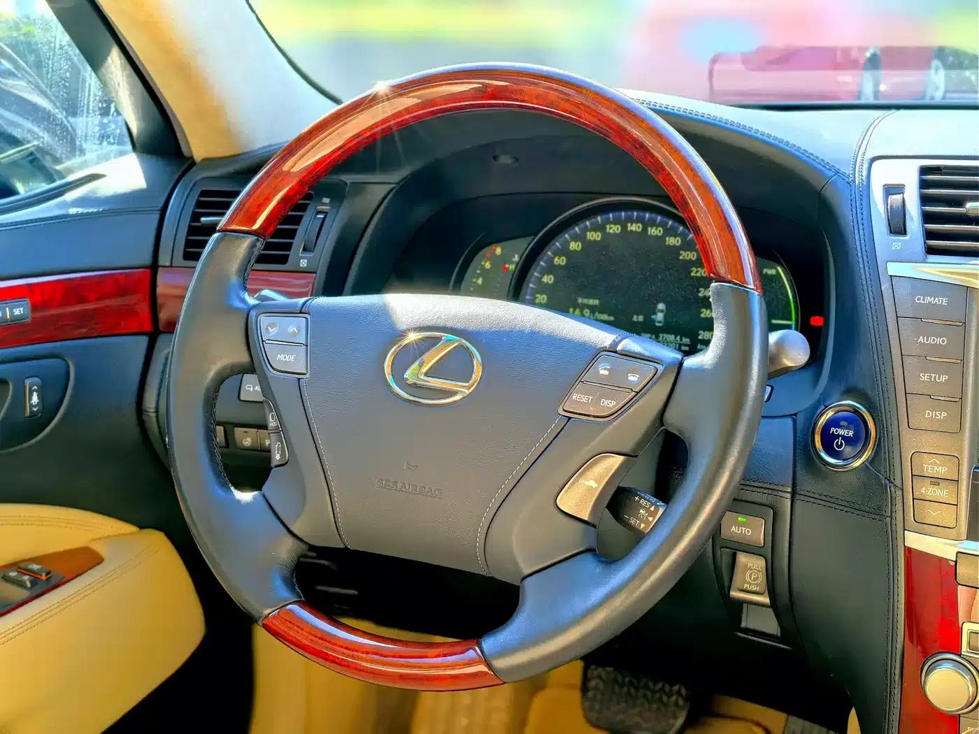 Lexus LS 2010 600hL — миниатюра 9
