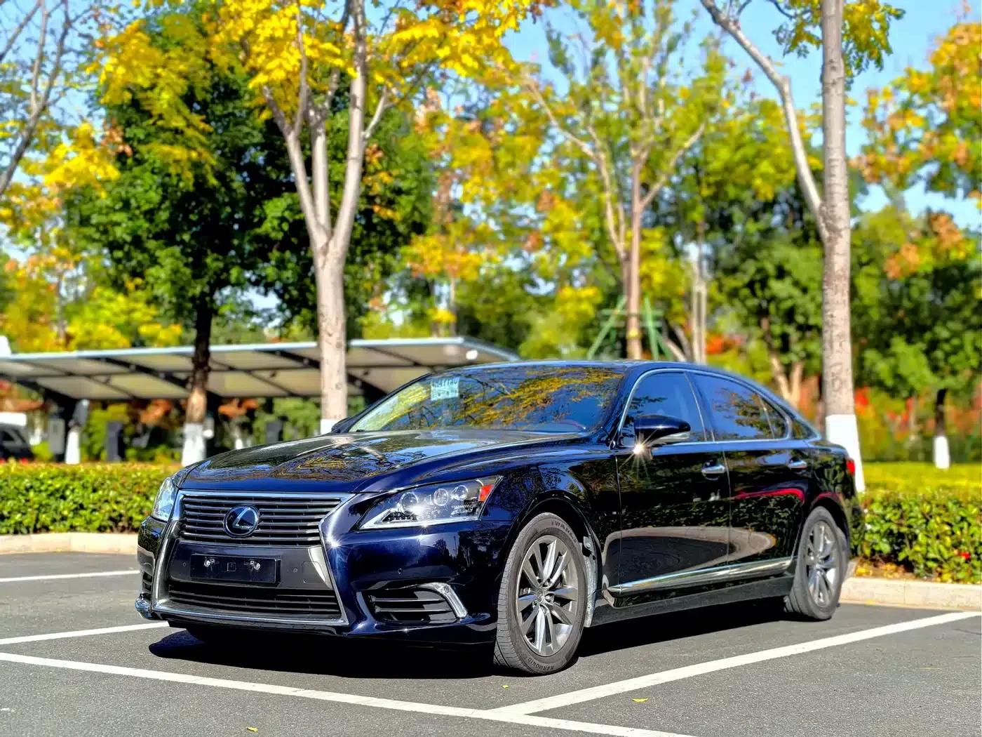 Lexus LS 2016 460L AWD Premium Edition — миниатюра 1