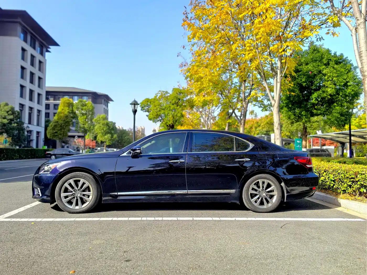 Lexus LS 2016 460L AWD Premium Edition — миниатюра 4
