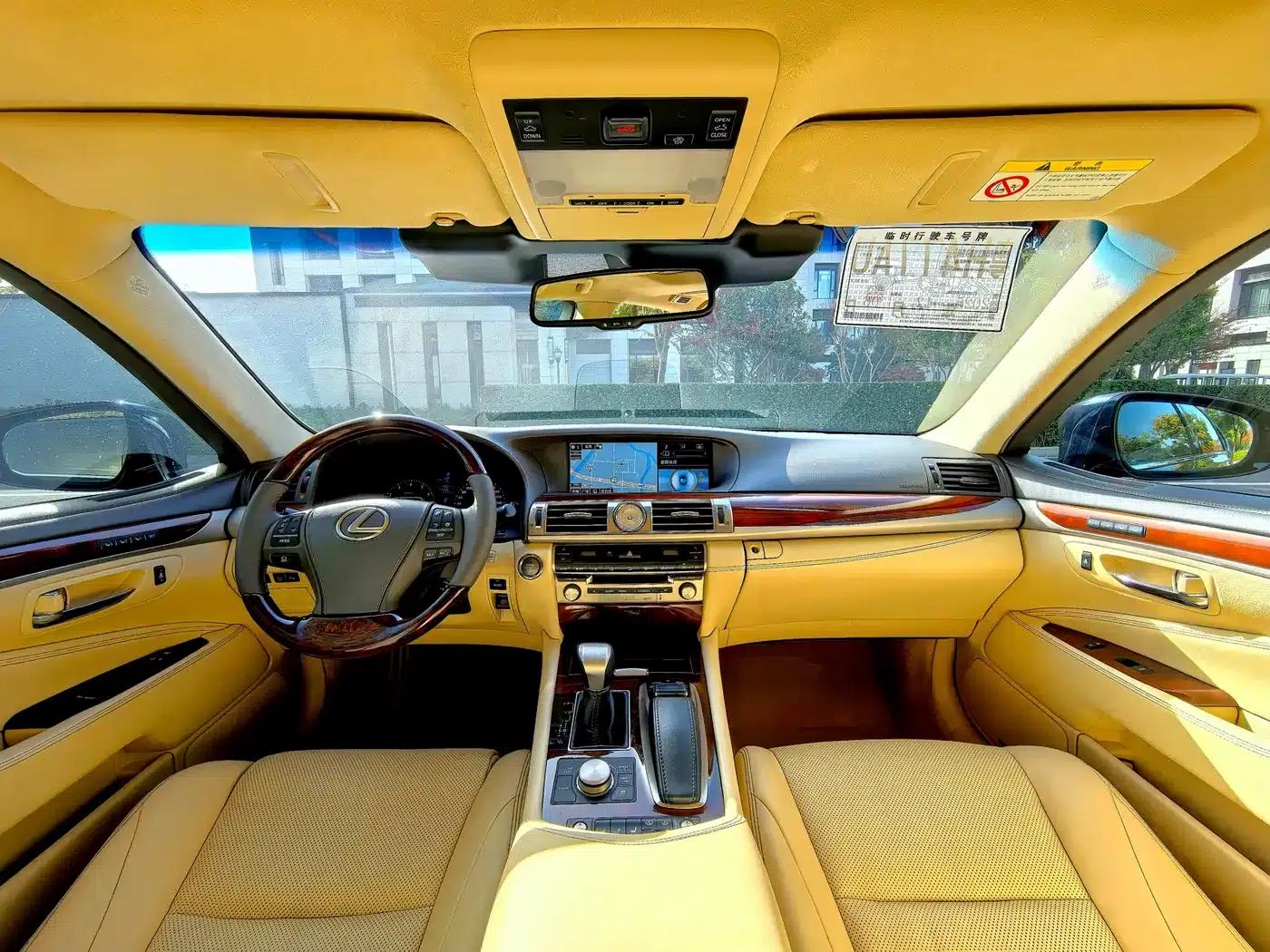Lexus LS 2016 460L AWD Premium Edition — миниатюра 7