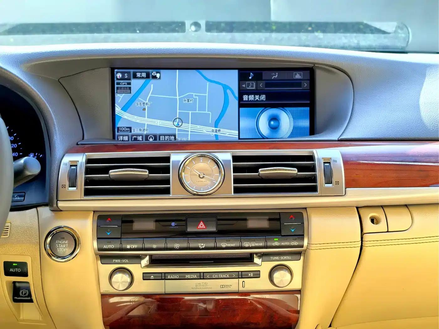 Lexus LS 2016 460L AWD Premium Edition — миниатюра 8
