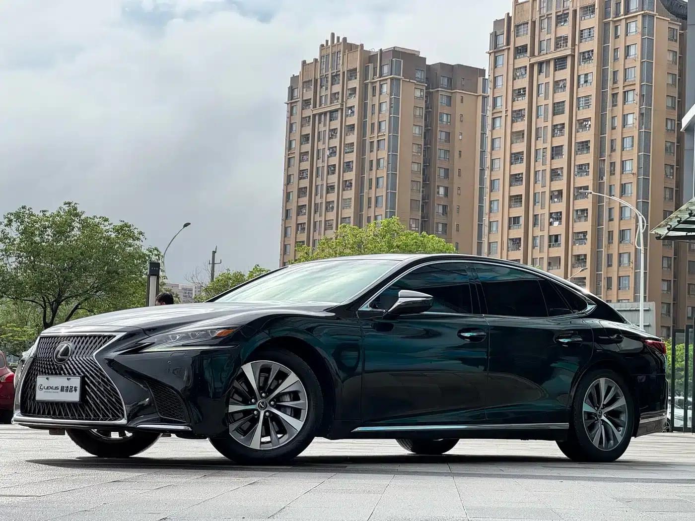 Lexus LS 2018 350 Premium Edition (China V emission standard) — миниатюра 1