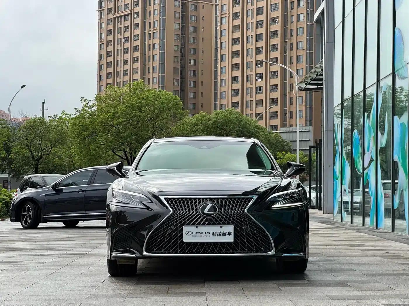 Lexus LS 2018 350 Premium Edition (China V emission standard) — миниатюра 2