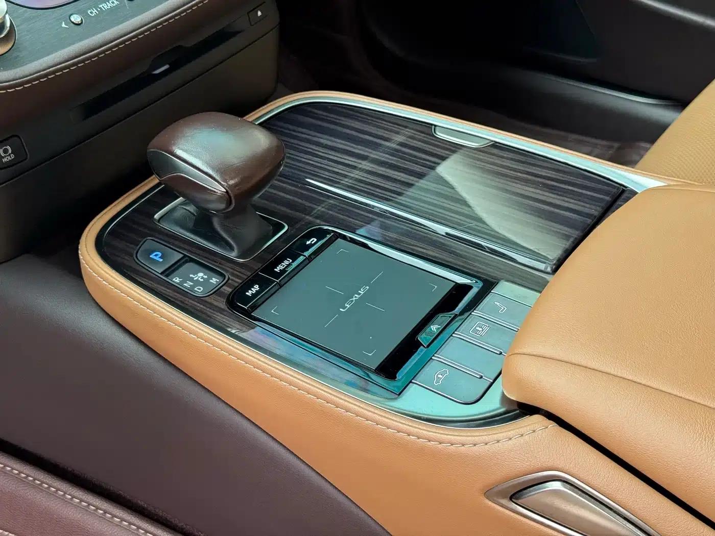Lexus LS 2018 350 Premium Edition (China V emission standard) — миниатюра 13