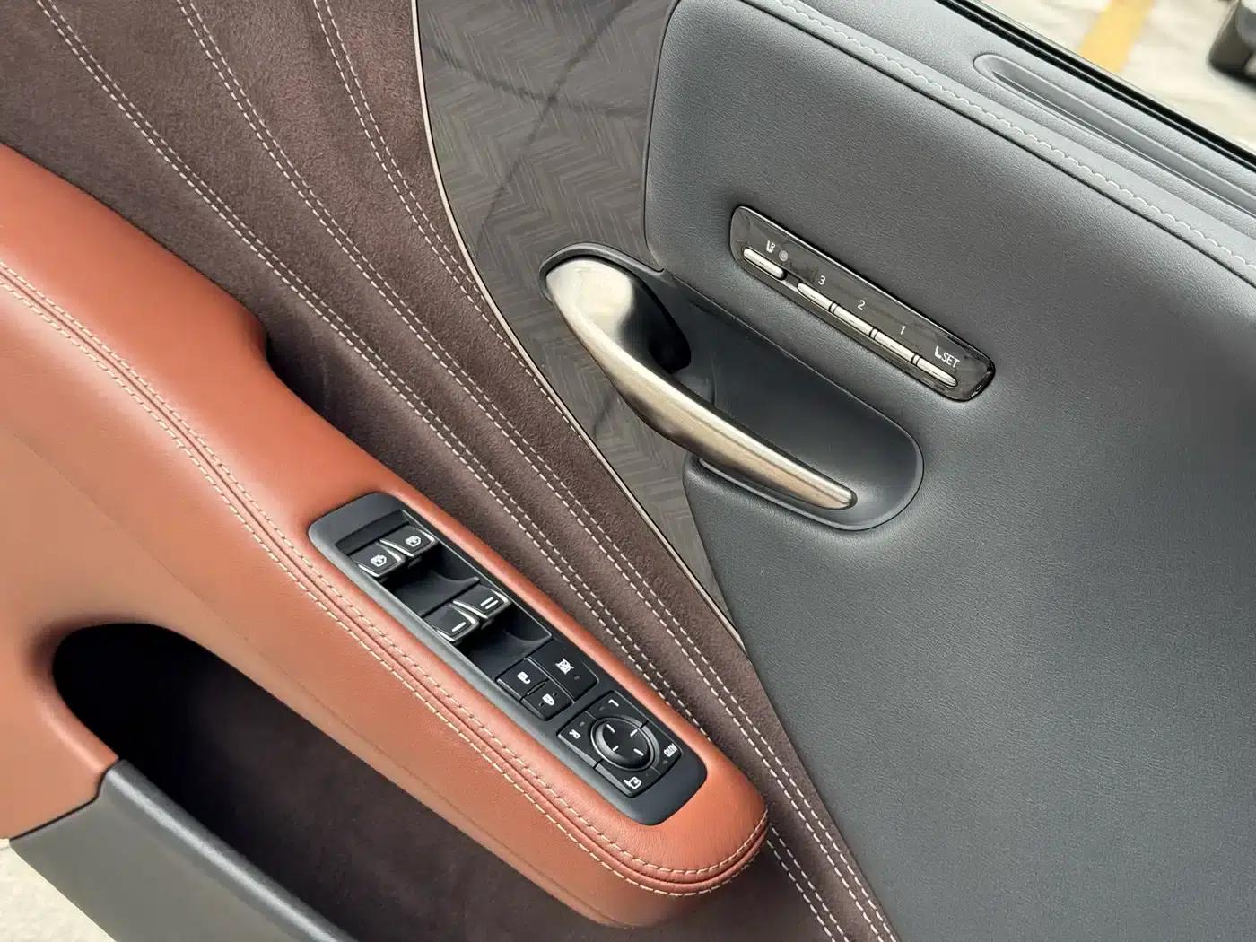 Lexus LS 2018 500h Executive Edition (China V emission standard) — миниатюра 14