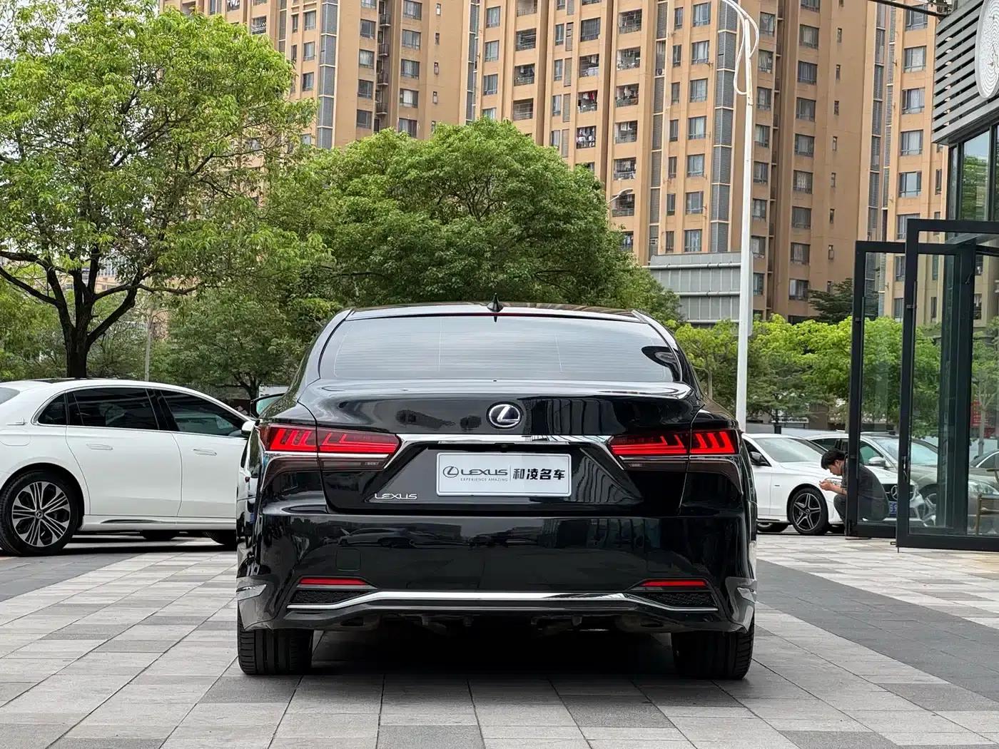 Lexus LS 2018 500h Executive Edition (China V emission standard) — миниатюра 5
