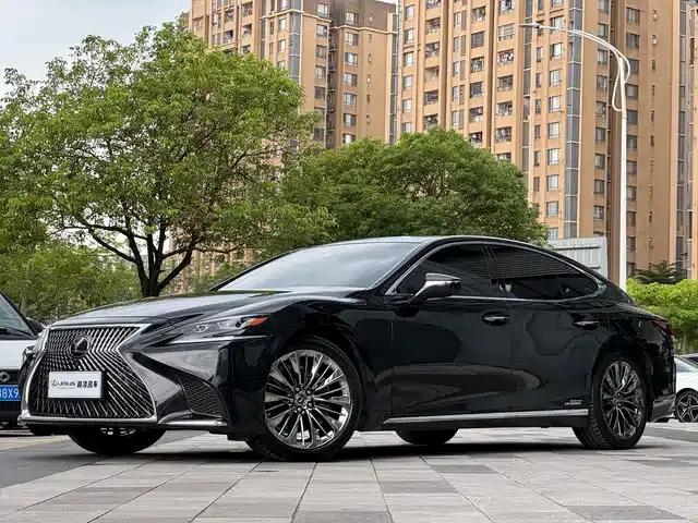 Lexus LS 2018 500h Executive Edition (China V emission standard)