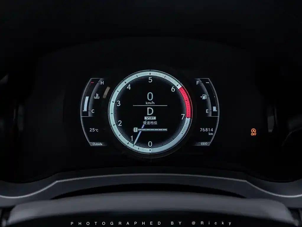 Lexus IS 2017 300 F SPORT Edition — миниатюра 4