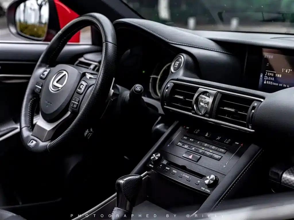 Lexus IS 2017 300 F SPORT Edition — миниатюра 7