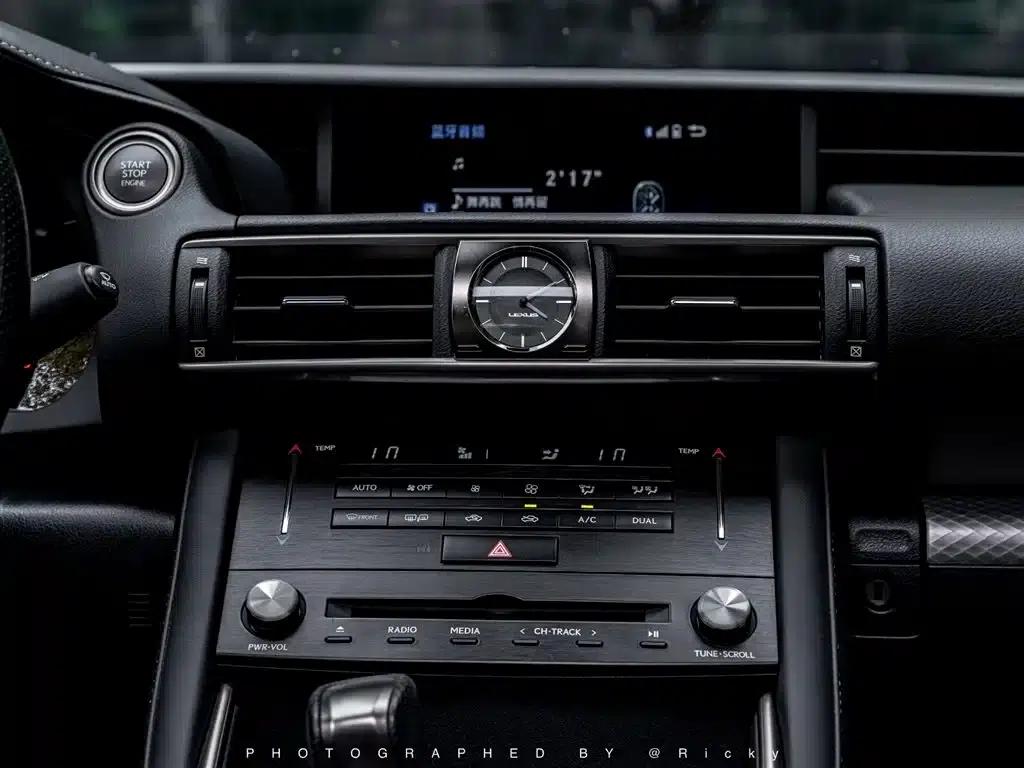 Lexus IS 2017 300 F SPORT Edition — миниатюра 8