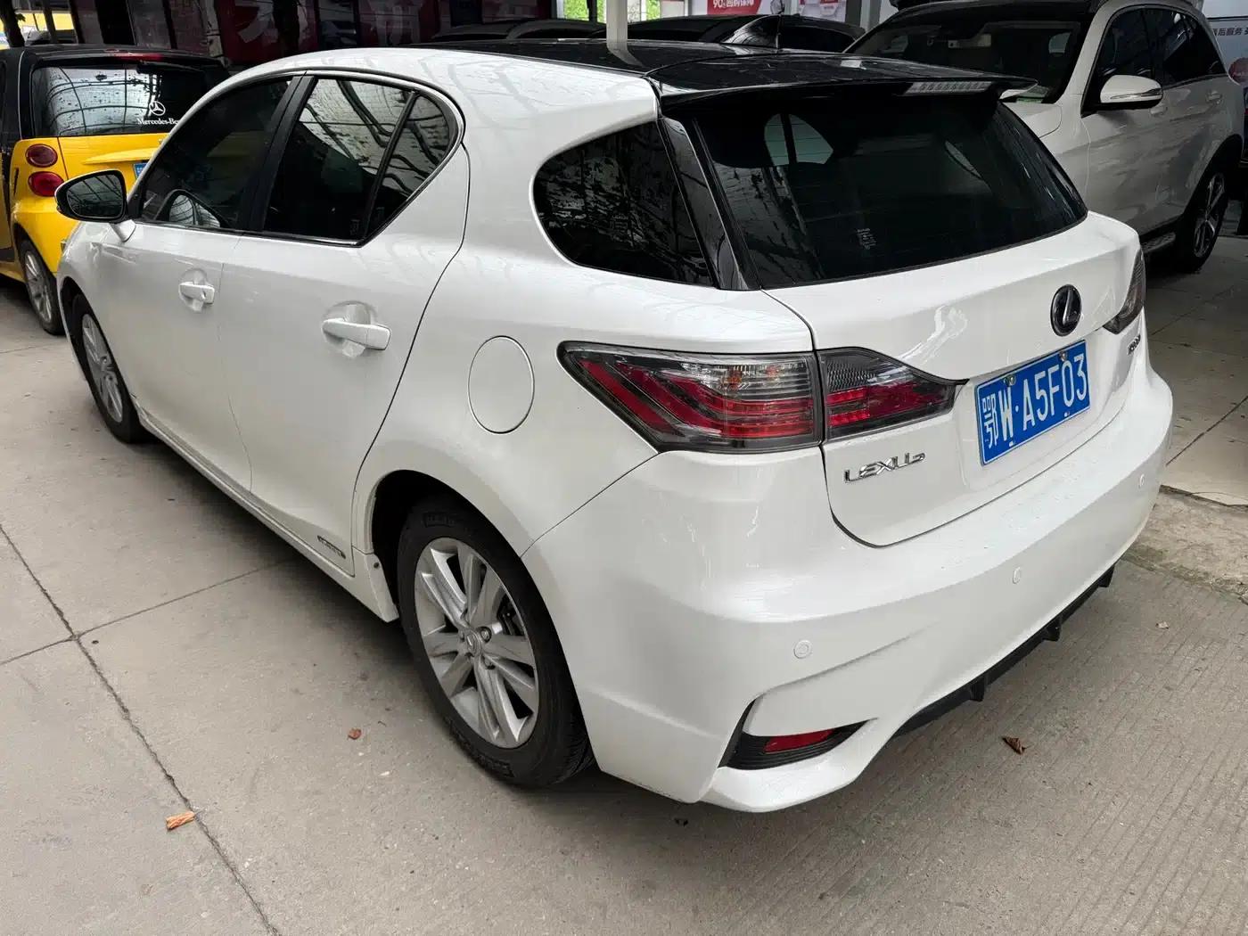 Lexus CT 2014 CT200h Elite Edition Two-Tone — миниатюра 3