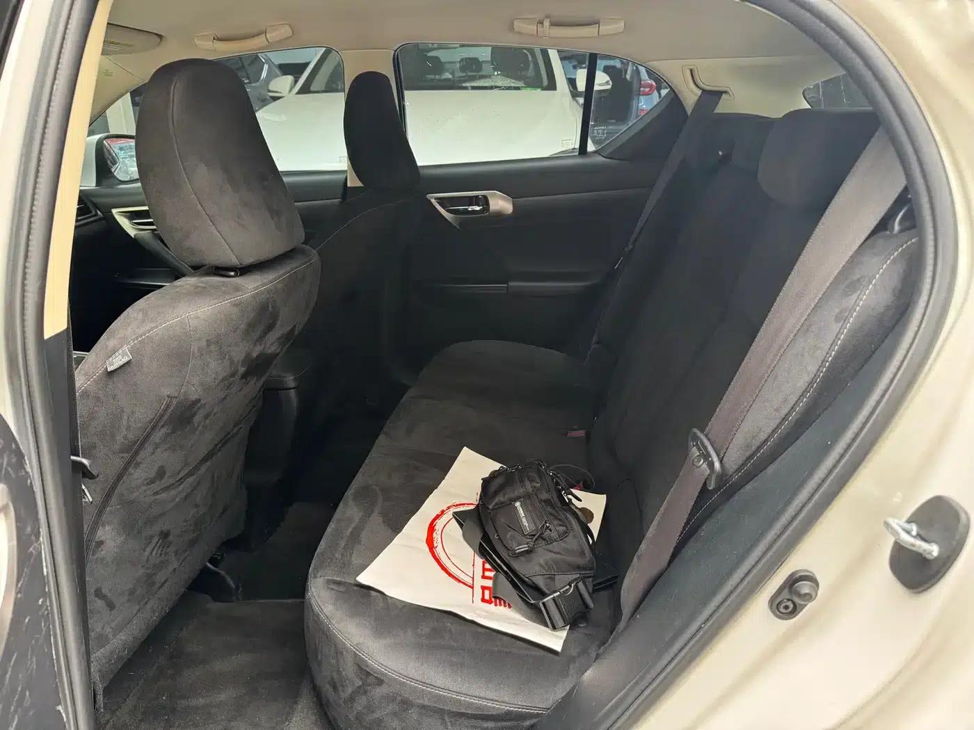 Lexus CT 2014 CT200h Elite Edition Two-Tone — миниатюра 6