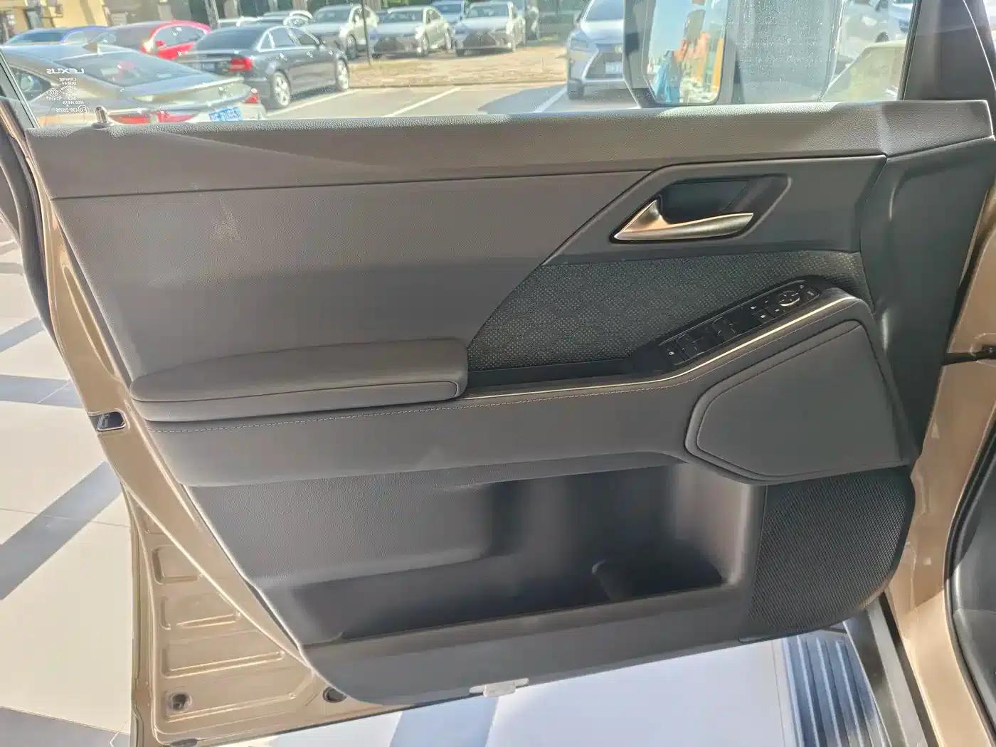 Lexus GX 2024 Overtrail Peak Edition — миниатюра 11