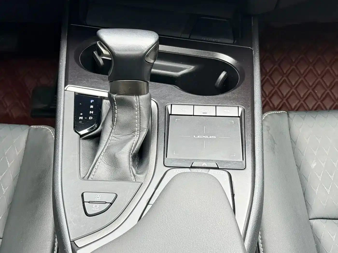 Lexus UX 2020 200 Special Edition — миниатюра 13