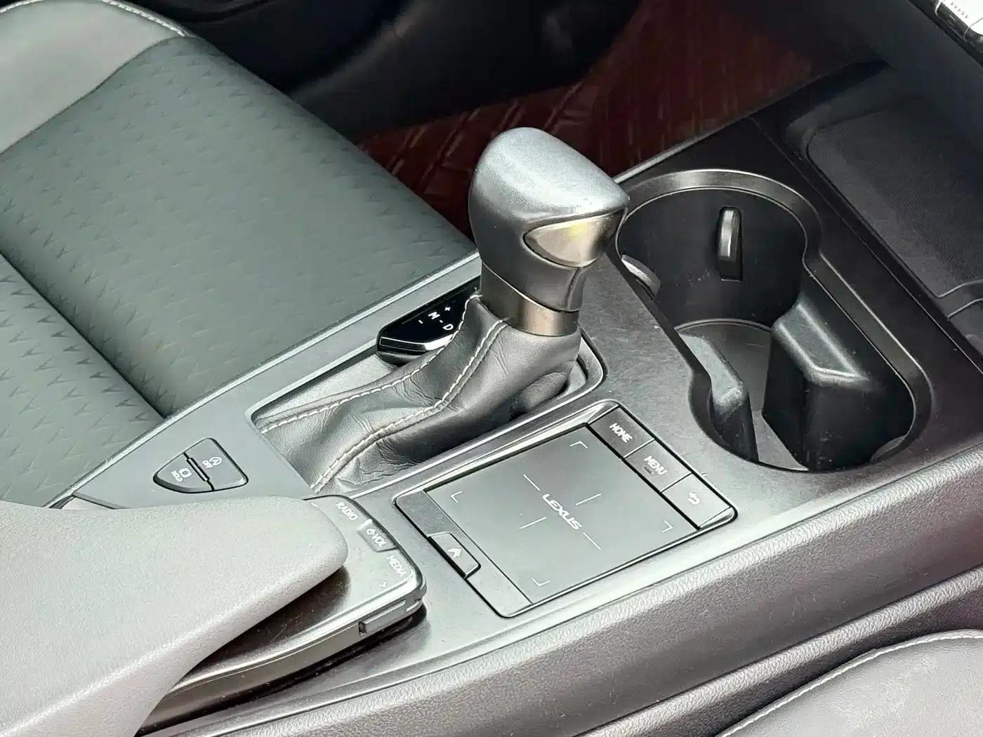 Lexus UX 2020 200 Special Edition — миниатюра 15