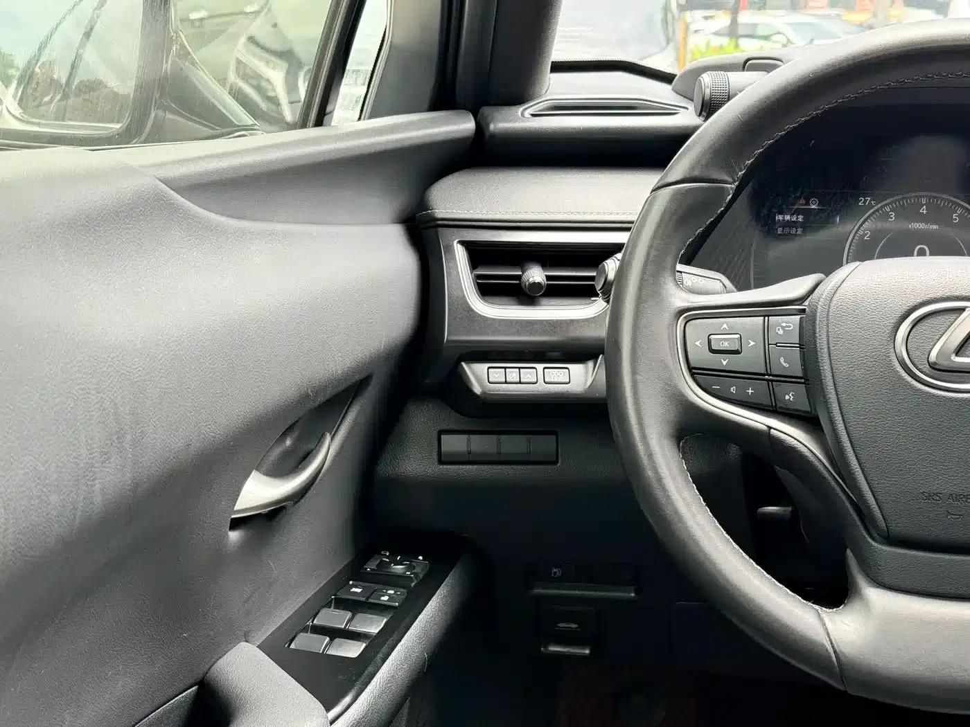 Lexus UX 2020 200 Special Edition — миниатюра 16