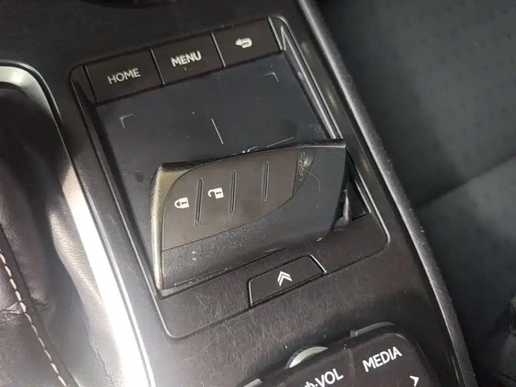 Lexus UX 2019 260h Explore Edition (China VI Emission Standard) — миниатюра 9
