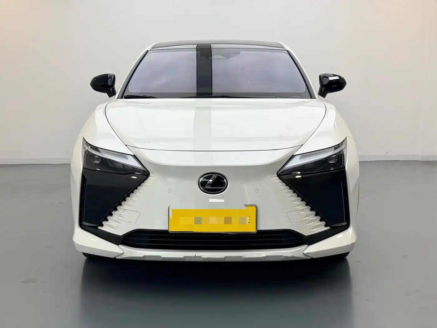 Lexus RZ 2023 450e AWD Luxury Edition — миниатюра 2