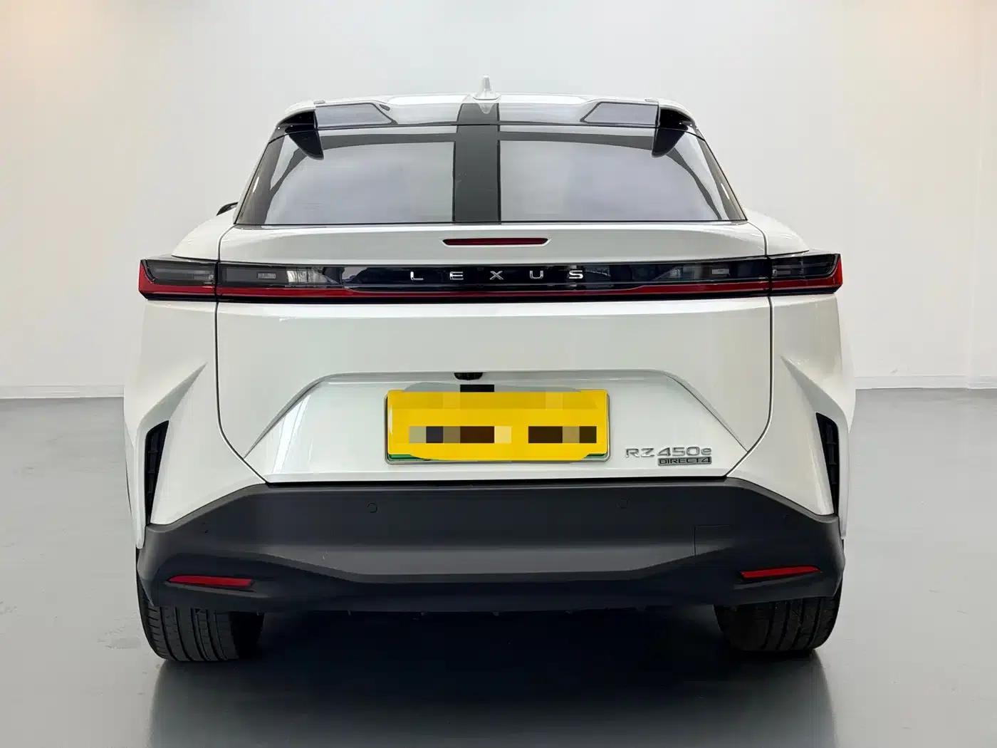 Lexus RZ 2023 450e AWD Luxury Edition — миниатюра 6