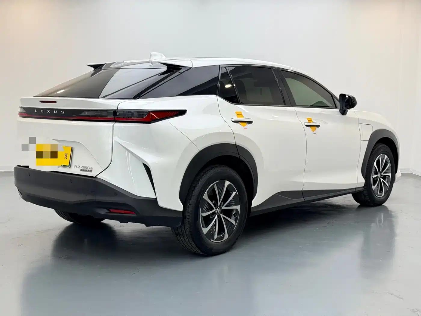 Lexus RZ 2023 450e AWD Luxury Edition — миниатюра 7
