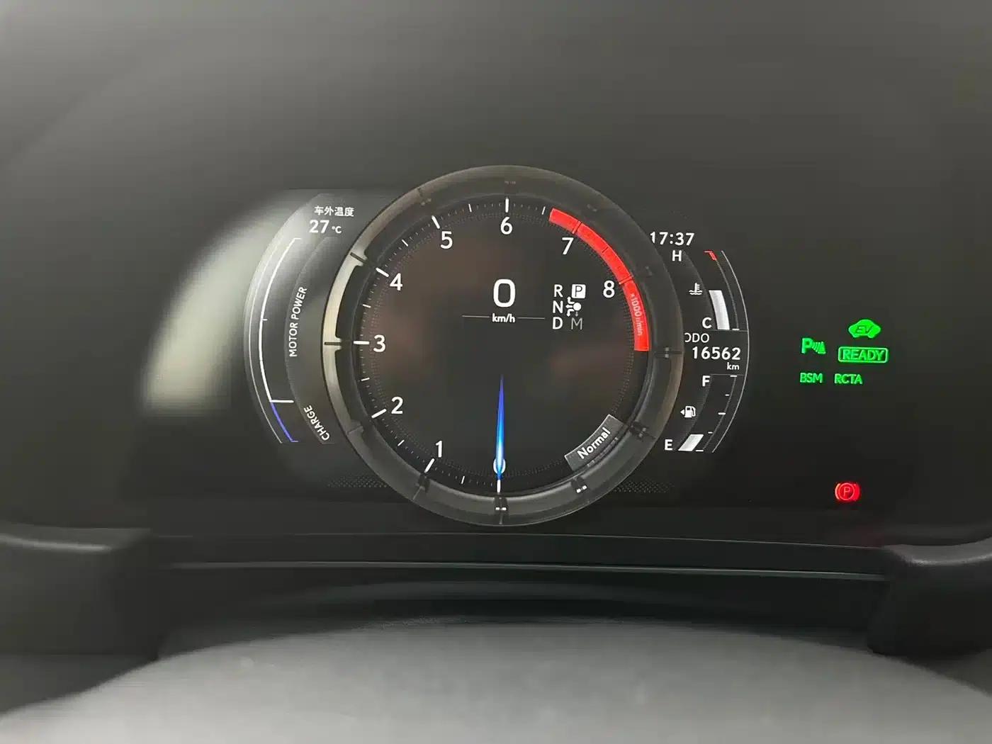 Lexus LC 2018 500h Sport — миниатюра 13