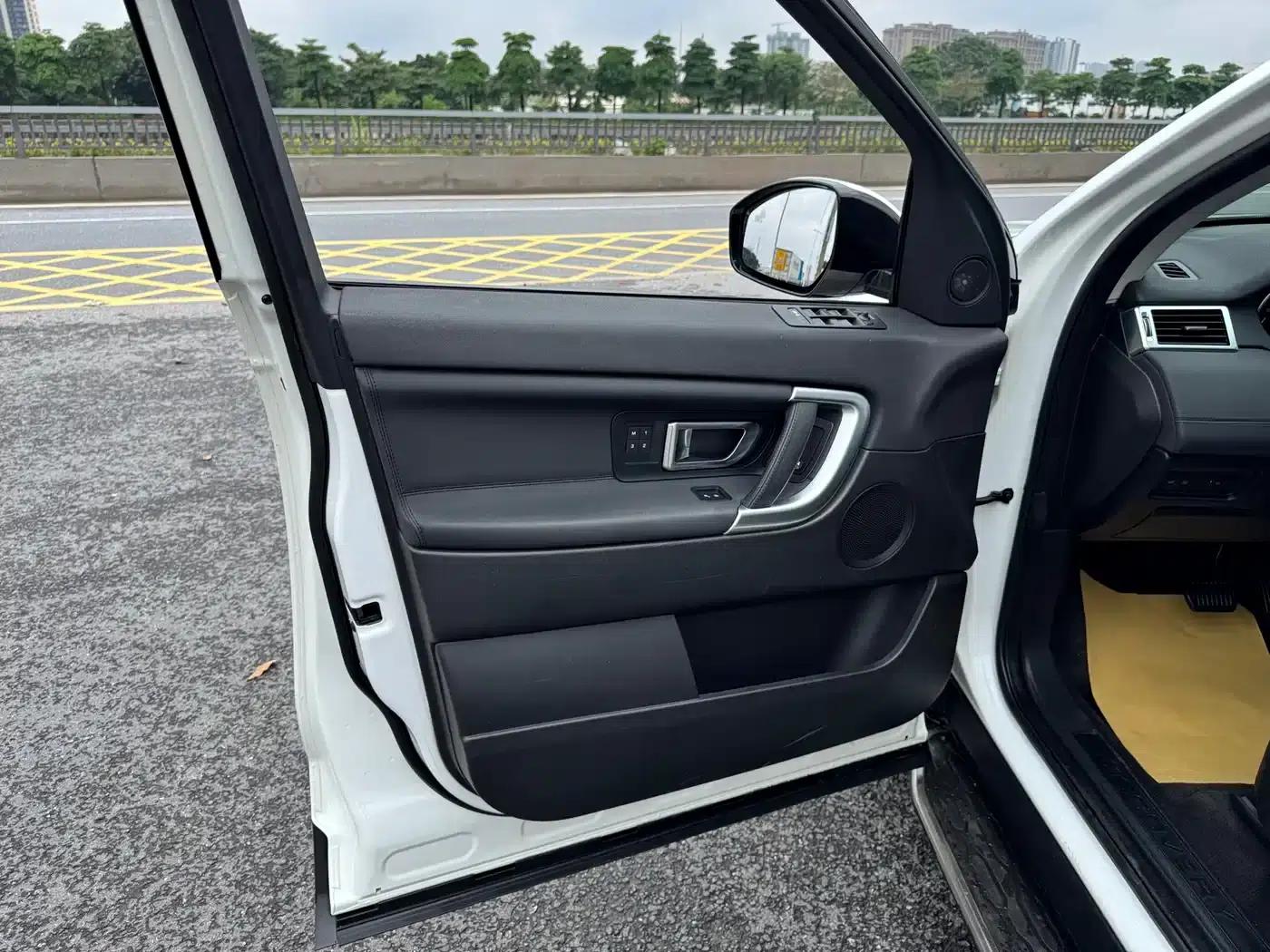 Discovery Sport 2017 2.0T HSE — миниатюра 10