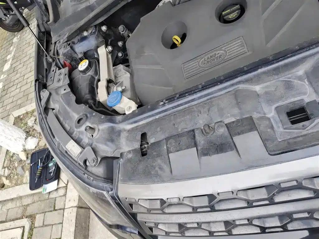 2015 Land Rover Discovery Sport 2.0T SE (Imported) — миниатюра 21