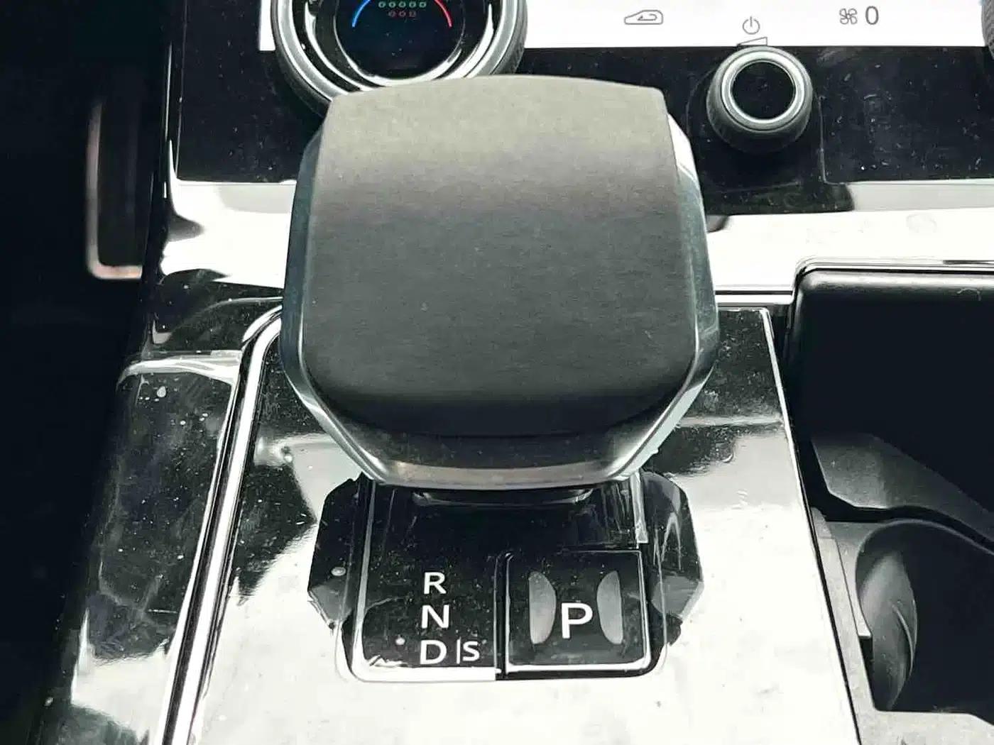 Range Rover Velar 2023 250PS Black Limited Edition — миниатюра 12