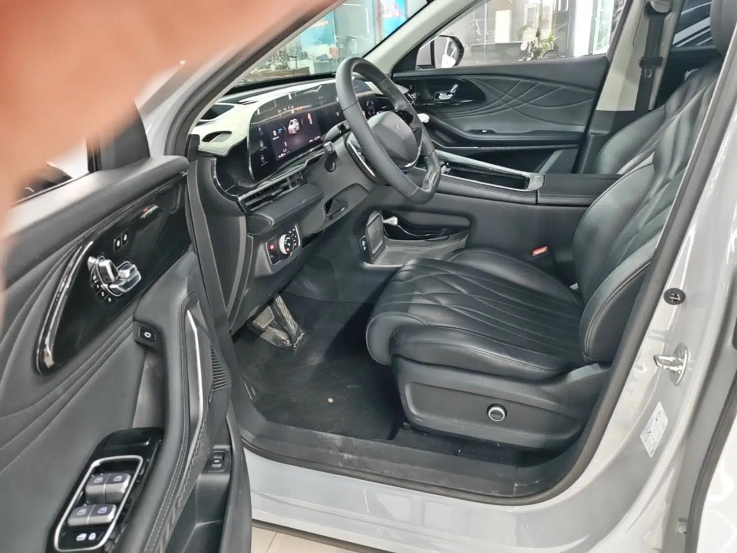 EXEED Stellar 2023 400T Two-Wheel Drive Comfort Edition — миниатюра 18