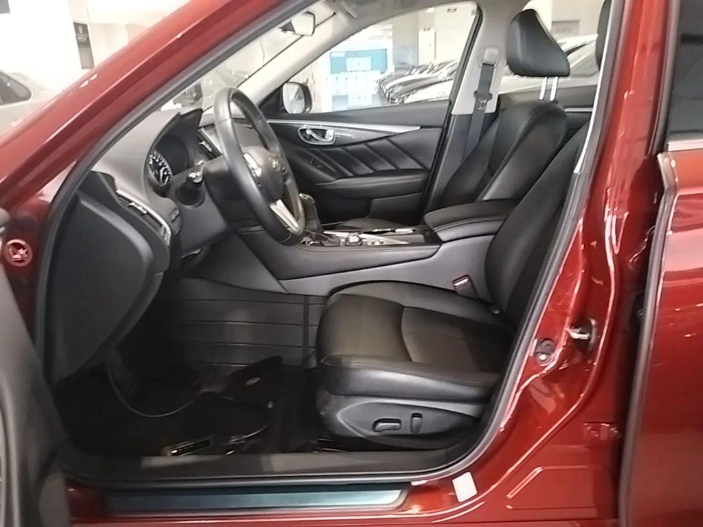 Infiniti Q50L 2018 2.0T Comfort Edition China V Standard — миниатюра 18