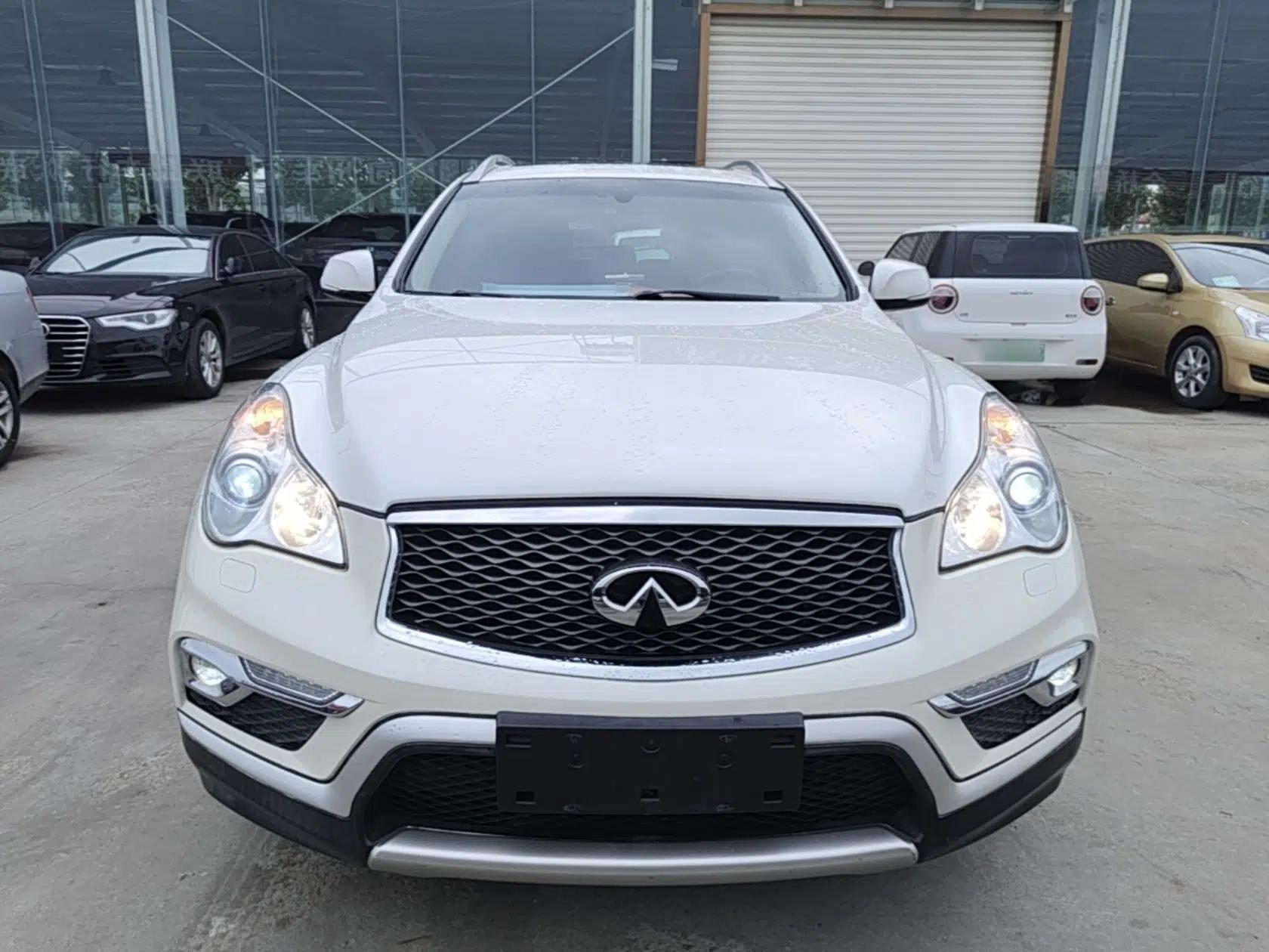 Infiniti QX50 2015 2.5L Enjoyment Edition — миниатюра 2