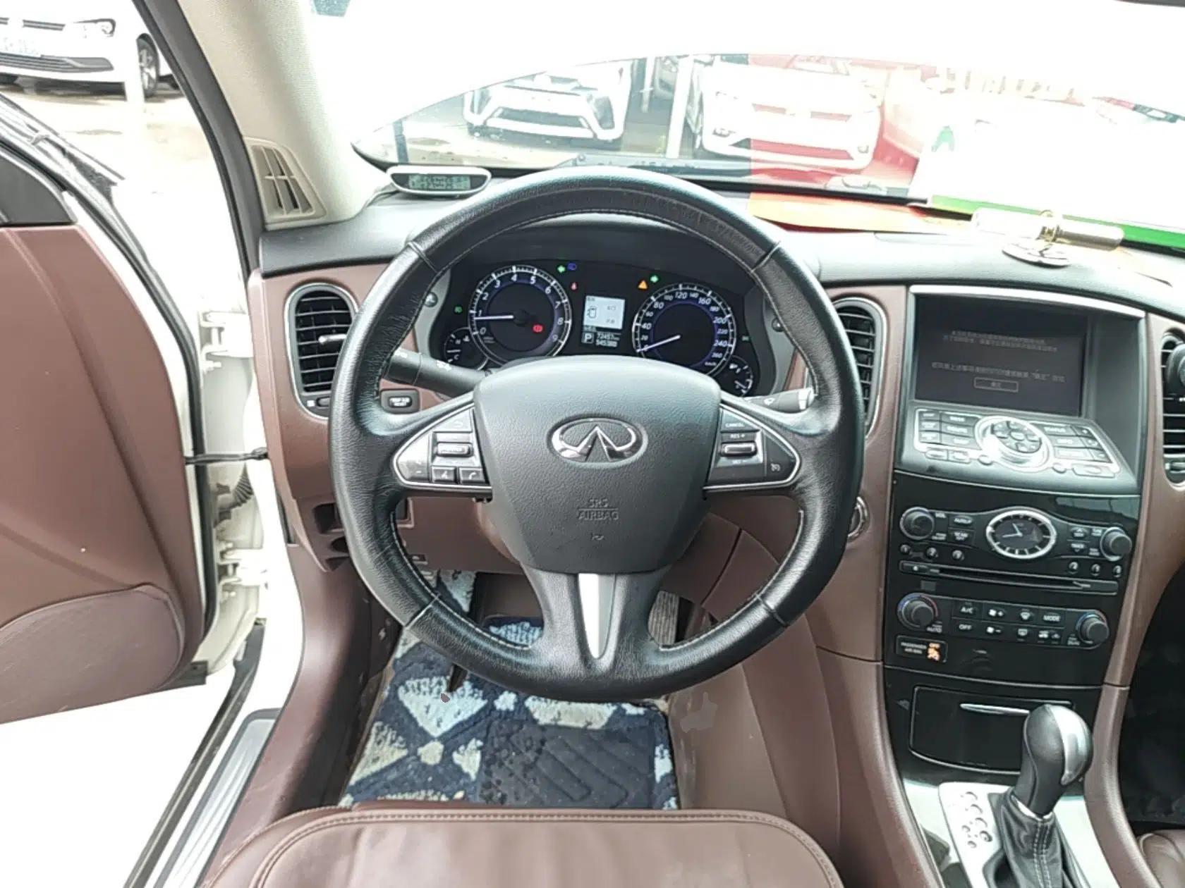 Infiniti QX50 2015 2.5L Enjoyment Edition — миниатюра 13